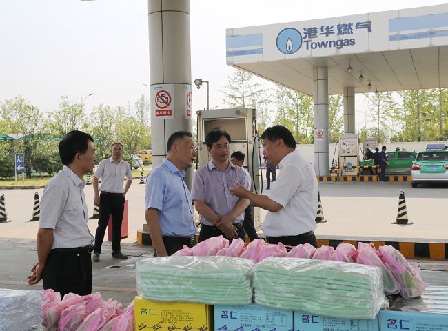 市領(lǐng)導(dǎo)張君毅看望慰問安慶港華燃氣一線職工